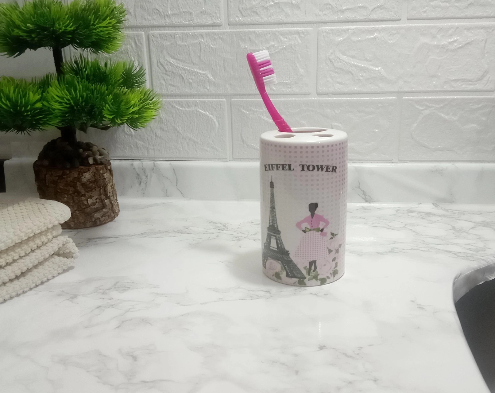 2 Adet Seramik Diş Fırçalık Eyfel Kulesi Model 7x7x11cm Banyo Seti Çok Renkli