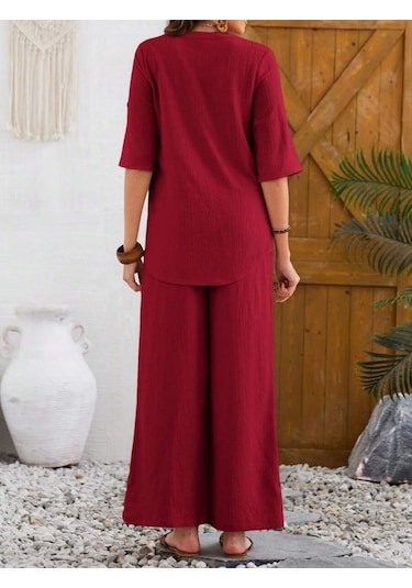 Kadın Kısa Kollu V Hakim Yaka Düğmeli Bürümcük Bluz Ve Pantolon Ikili Takım Bordo