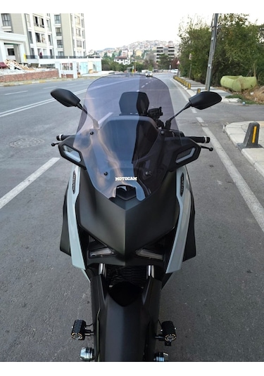 Motocam Yamaha Xmax Techmax Ön Cam 2025-2026 Model 52cm Füme Renkli 4mm Asansörlü