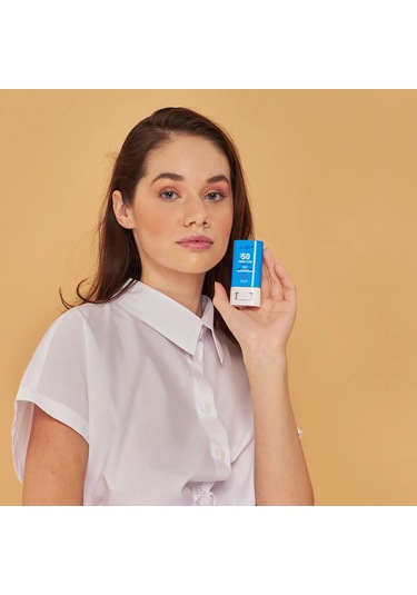 Eda Taşpınar Mineral Filtreli Blue Zinc Stick Güneş Kremi SPF50+ 20 G