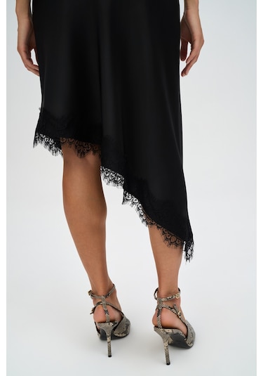Lina Dantel Detay Siyah Saten Etek Siyah