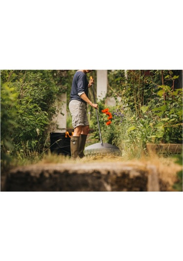 Fiskars Solid Yaprak Tırmığı L Geniş 135016-1003465