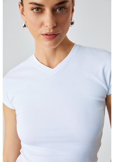 Marta Kadın V Yaka Kısa Kol Slim Beyaz T-shirt