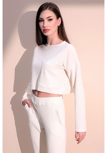 Kadın Ekru Uzun Kol Kendinden Dokulu Cepli Crop Sweatshirt, Salaş Kesim Bluz Ekru