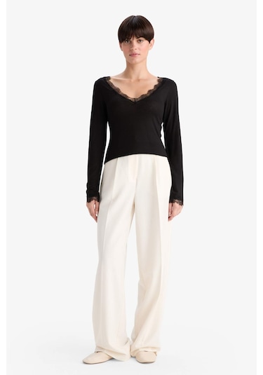 Defacto Modal Kaşmir Yumuşak Dokulu Dantelli Uzun Kollu Üst-fall İn Love F3168ax25aubk81 SIYAH Defacto Modal Kaşmir Yumuşak Dokulu Dantelli Uzun Kollu Üst-fall İn Love F3168ax25aubk81 SIYAH