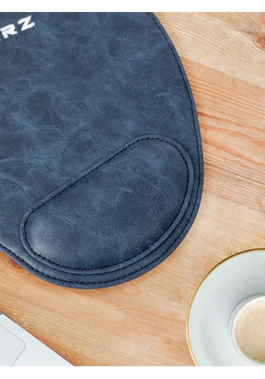 Gimarz Deri Bilek Destekli Küçük Fare Mouse Pads Koli Koli Işık Hüzmelerinden Biri Odanın Köşesinde Duran Toz Zarında