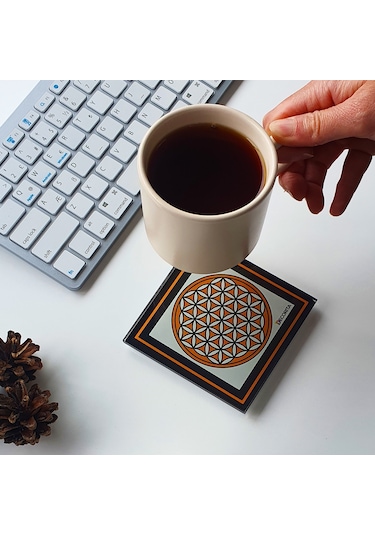 Decorita Cam Bardak Altlığı Decorita Logolu 4'lü Takım 10 x 10 CM Çok Renkli