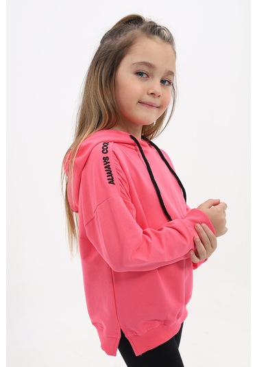 Kız Çocuk Oversize Kapüşonlu Büzgülü Düşük Omuz Nakış Baskılı Yırtmaçlı Sweatshirt - 2 İplik Fuşya