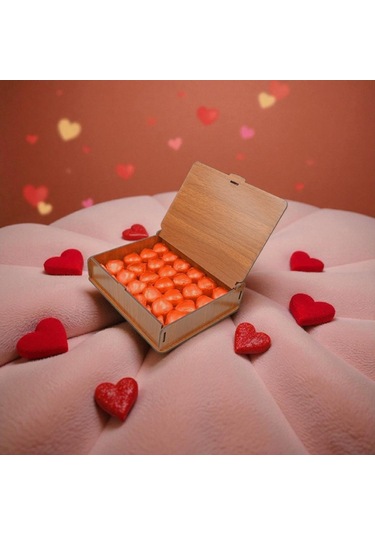 Ahşap Kutuda Hediyelik 50 Adet Kalp Çikolata Özel Günler İçin Tatlı Sürpriz Hediyelik