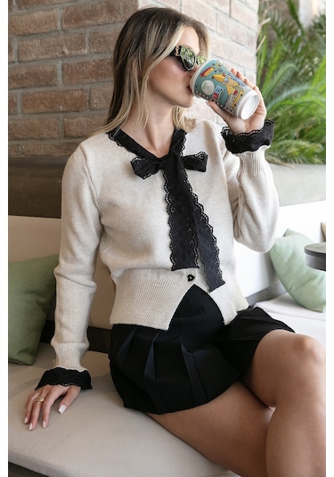 Lela Premium Dantelli Bağlamalı Yaka Regular Fit Düğmeli Triko Bayan Hırka 680Hi00251 Vizon