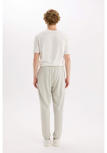 DeFacto Regular Fit İnce Eşofman Altı Fermuar Cepli Beli Bağcıklı Lastikli Paça B3657AX25SPGR437