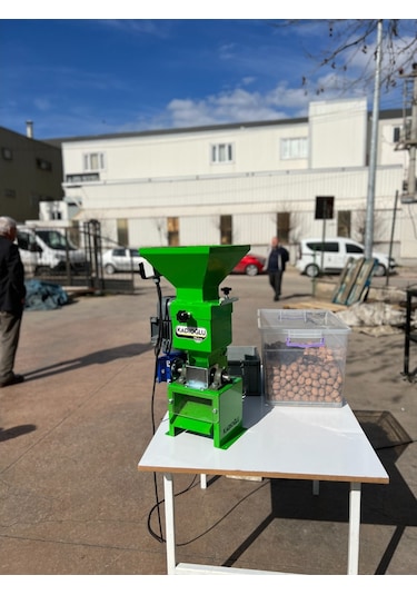 Kadıoğlu Ckk50 Mini Ceviz Kırma Makinesi