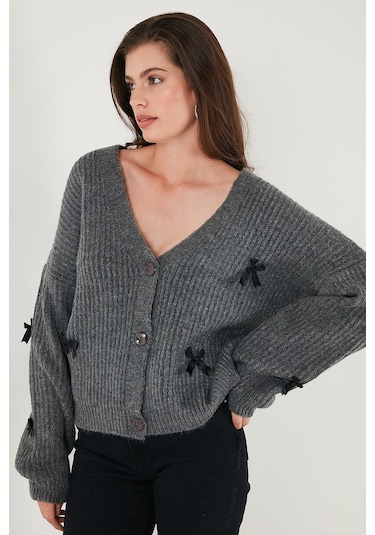 Lela Oversize Fit V Yaka Fiyonk Detaylı Düğmeli Bayan Hırka 4615577 Antrasit