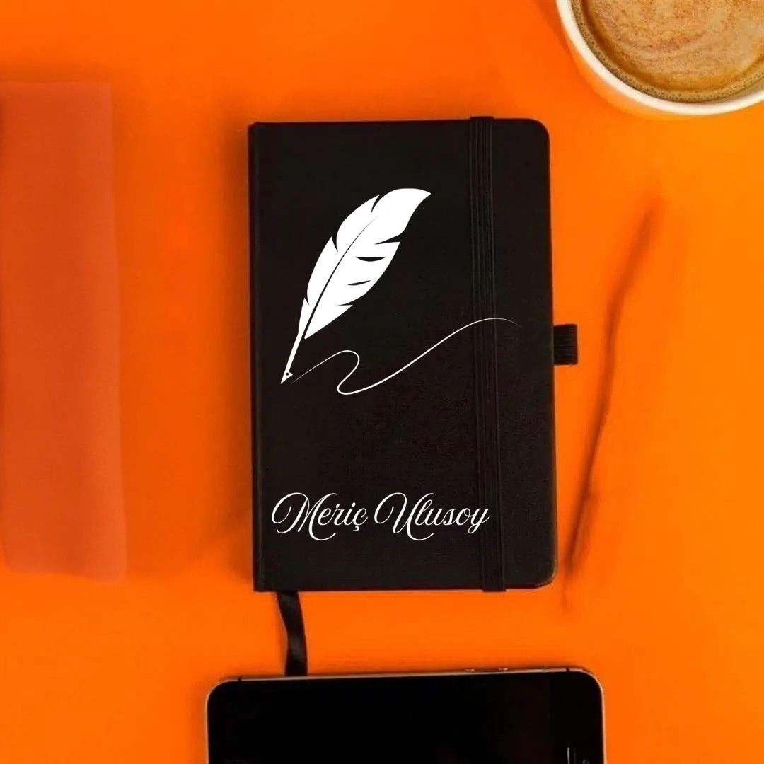 Kişiye Özel Yazar Temalı Tüy Kalem Tasarımlı Deri Not Defteri İlham Veren Hediye Siyah