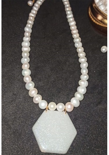 24k Altın Kaplama Sedefli Petek Akrilik Detay Gerçek İnci Kolye B