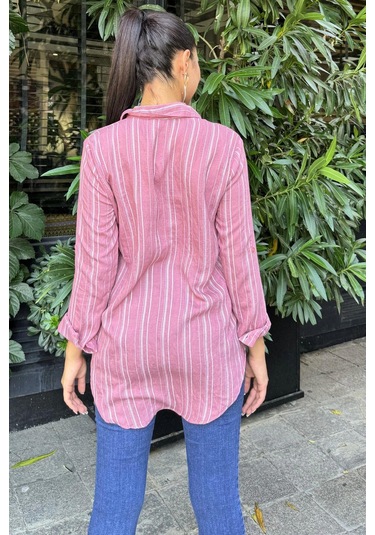 Kadın Pembe Çizgili Desenli, Uzun Kollu, Rahat Kesim, Dokulu Kumaş Gömlek Pembe
