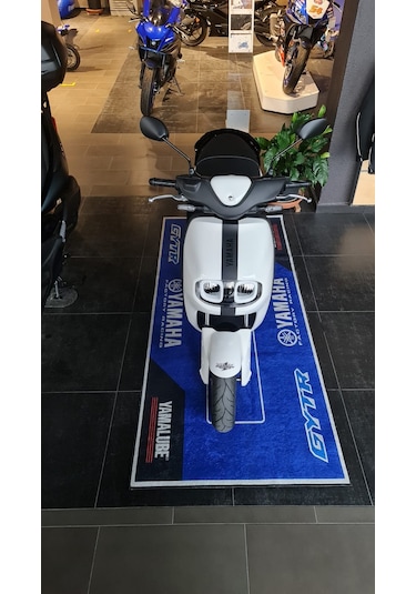 YAMAHA PADDOCK GYTR MOTOSİKLET ALT HALI