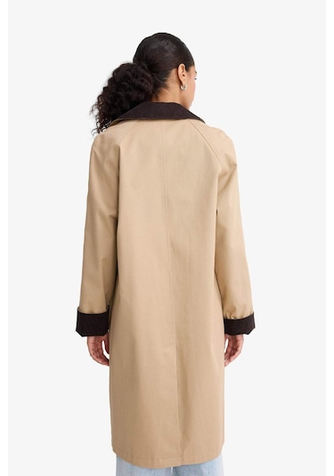 Defacto Regular Fit Kontrast Yaka Cepli Çıtçıtlı Pamuklu Trençkot E8594ax25aubg501 Bej Defacto Regular Fit Kontrast Yaka Cepli Çıtçıtlı Pamuklu Trençkot E8594ax25aubg501 Bej