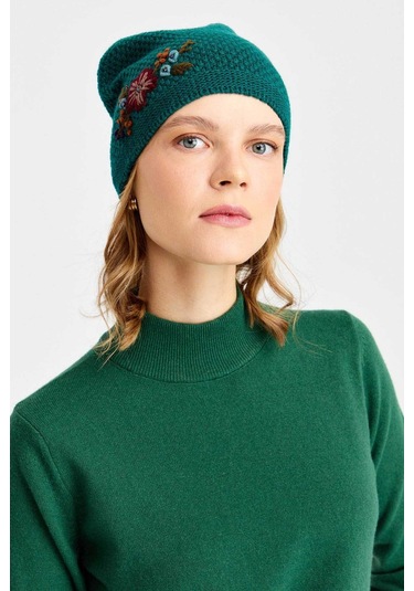 Desen Triko Kadın İşlemeli Yün Bere 22028 K. Ördek Başı Koyu Yeşil