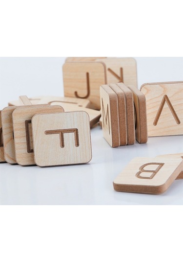 Büyük Harfler Ahşap