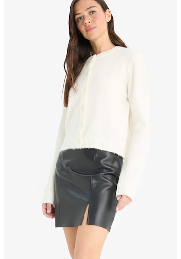 Defacto Regular Fit Bisiklet Yaka Basic Düz Düğmeli Soft Touch Yumuşak Triko Hırka E3654ax25wner105 Ekru