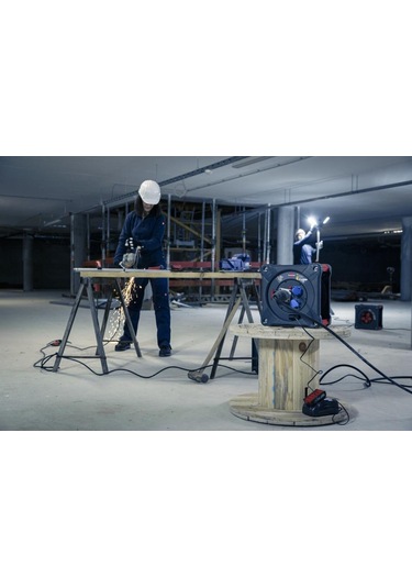 Brennenstuhl Profesyonel Serisi Ip44 H07rn-f 5g2.5 1 Adet Cee Soket Ve 2 Adet 230 V Girişli Soketli 30 Metre Makaralı