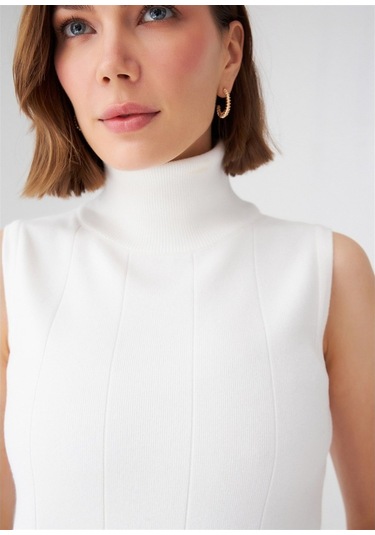 Peraluna Kadın Balıkçı Yaka Dar Kalıp Kolsuz Bluz Ekru-Ekru