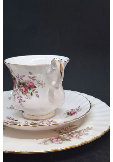 Lavender Rose Bone China Antika Duble Boy Kahve Fincanı 3 Parça 180 Ml Beyaz - Lavanta