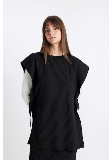 Defacto Regular Fit Bisiklet Yaka Basic Düz Yan Bağlamalı Triko Süveter Y1323AZ24AUBK81 Siyah