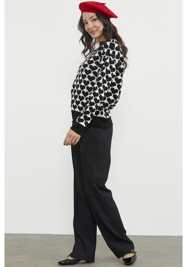 Kalp Desenli Sıfır Yaka Triko Kazak - Siyah 001