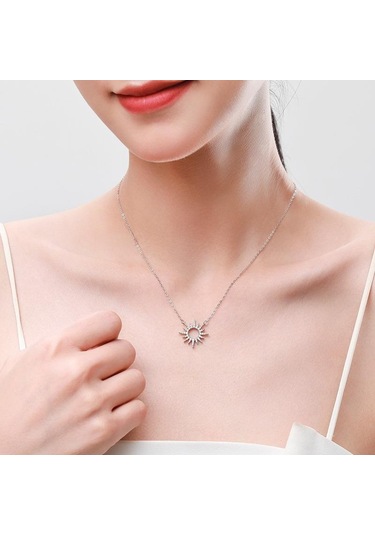 Tancise S925 Ayar Gümüş Işık Lüks Delikli Ay Kolye Kolye Kadın Moda Çok Yönlü Kolye