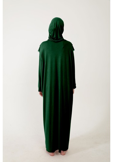 Kadın Tesettür Pamuklu Başörtülü Namaz Elbisesi Dantelli Tek Parça Penye Kumaş Zümrüt Yeşili