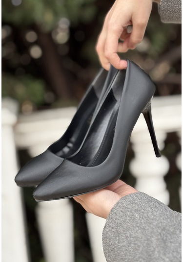 Hillar Siyah Saten Stiletto Ayakkabı siyah