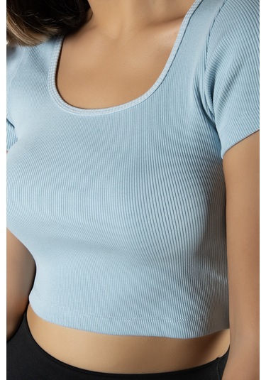 Açık Mavi Havuz Yaka Fitted/vücuda Oturan Kısa Kol Crop Tişört Açık Mavi