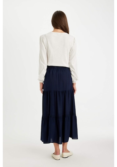 Defacto Regular Fit Esnek Belli Kiloş Siyah Krinkıl Viskon Maxi Etek D5504AX24AUNV135 Lacivert Defacto Regular Fit Esnek Belli Kiloş Siyah Krinkıl Viskon Maxi Etek D5504AX24AUNV135 Lacivert