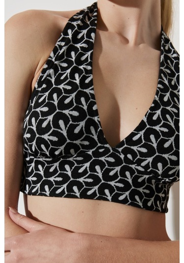 Regular Fit Normal Kesim V Yaka Kolsuz Crop Bluz Beyaz - Siyah