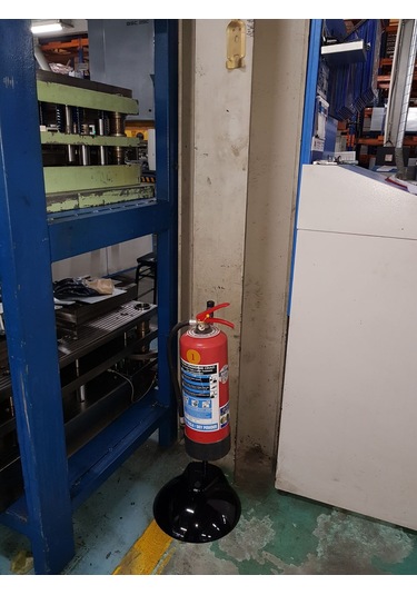 Yangın Tüpü Ayaklığı - Askılığı Devrilmez