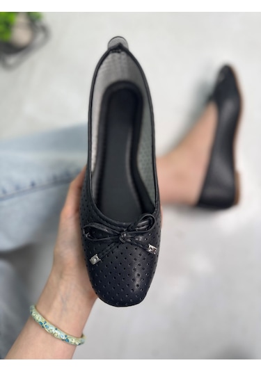 Günlük Kadın Delikli Babet Fiyonklu Metal Detaylı Yumuşak Dikiş Taban Hafif Rahat Ayakkabı 114 Siyah