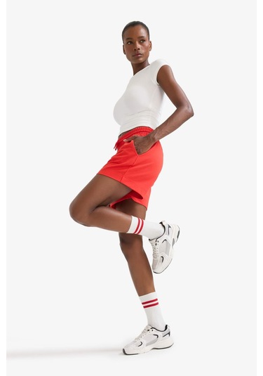 DeFactoFit Standart Fit Sporcu Kısa Paça Basic Düz Kırmızı Şort Z6696AZ25SMRD298