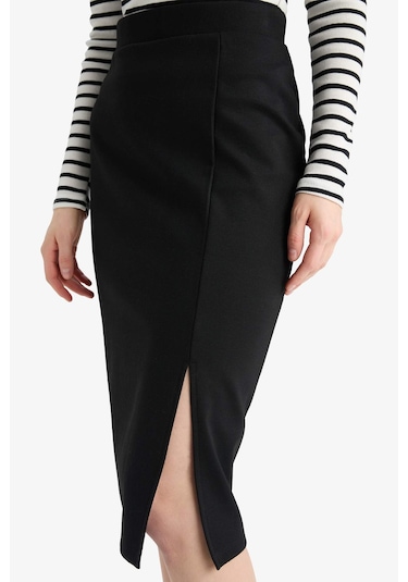 DeFacto Basic Düz Normal Bel Yırtmaçlı Midi Kalem Etek Y6466AZ25SPBK81 Siyah DeFacto Basic Düz Normal Bel Yırtmaçlı Midi Kalem Etek Y6466AZ25SPBK81 Siyah