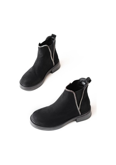 02-02 Siyah Süet Taş Aksesuarlı Lastikli Günlük Kadın Bot Beyaz