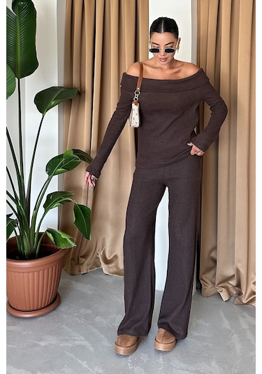 Modagen Selanik Kumaş Madonna Yaka Alt Üst Pantolonlu Takım Kahve