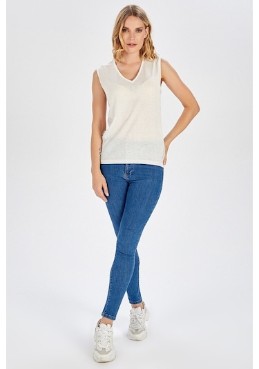 Peraluna Dantel Detaylı Beyaz Renk Kolsuz Kadın Triko Bluz-Beyaz