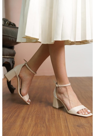 Topuklu Büyük Numara Bayan Saten Tek Bant Ayakkabı Bej - Krem