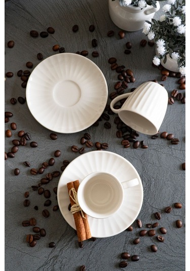 Karizma 4 Parça 2 Kişilik Porselen Kahve Fincan Takımı Desenli