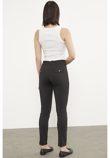 Süs Cepli Aksesuar Detaylı Tayt - Siyah 001