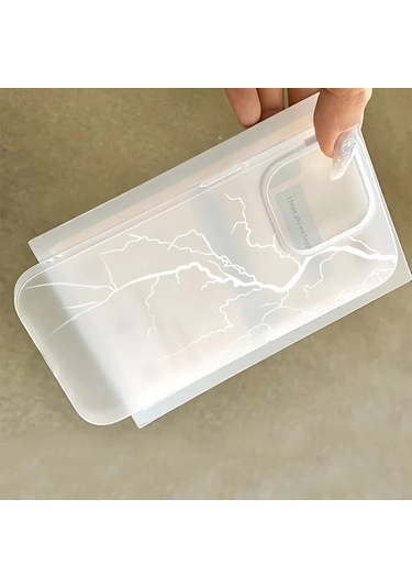 Fochsia iPhone Uyumlu 11 Pro Max Mat Yarı Saydam Yıldırım Desenli Silikon Kılıf