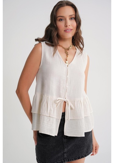 4722 Kadın V Yaka Fırfırlı Müslin Bluz Naturel Naturel