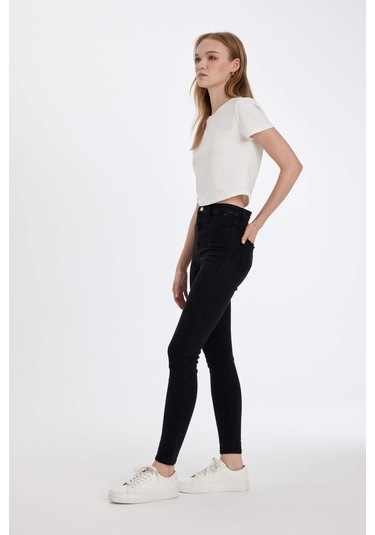 DeFacto Yüksek Bel Bilek Boy Jean Pantolon C8545AX24WNNM36 DeFacto Yüksek Bel Bilek Boy Jean Pantolon C8545AX24WNNM36