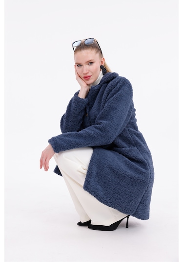 Düğmeli Cepli Kadın Peluş Kaban İndigo